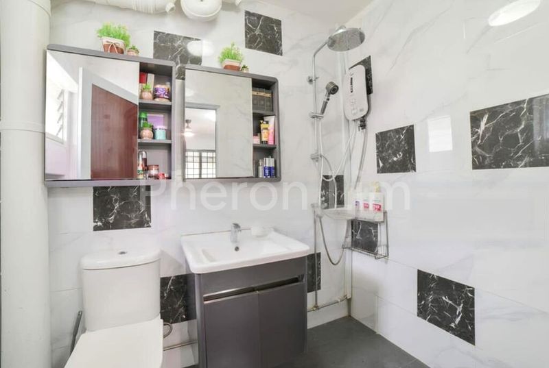 Executive HDB for Sale in  271 Pasir Ris Street 21 - Image 17